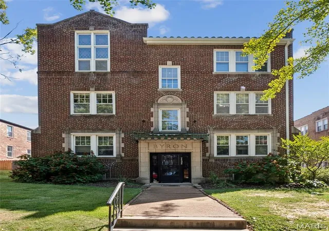 7532-byron-pl-2-saint-louis-mo-63105/hzid_c90bbe76