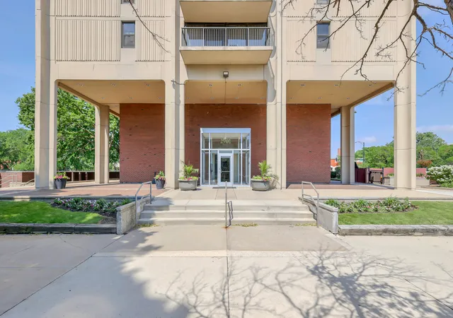 2901-s-michigan-ave-403-chicago-il-60616/hzid_007b1b18