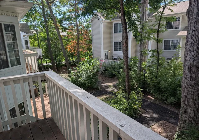 293-w-treehouse-ln-round-lake-il-60073/hzid_2de440d7