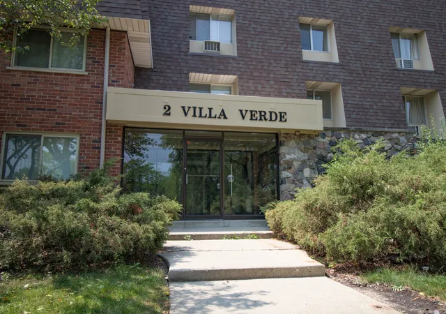 2-villa-verde-dr-113-buffalo-grove-il-60089/hzid_c933b13d
