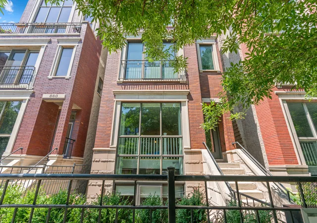 864-n-paulina-st-3-chicago-il-60622/hzid_5aeb9e0b