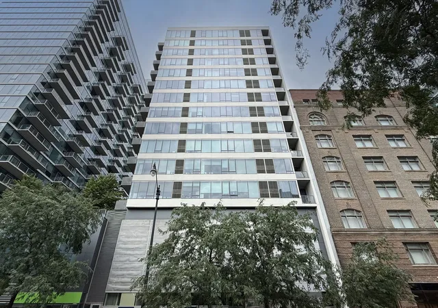 1345-s-wabash-ave-902-chicago-il-60605/hzid_694bbad1