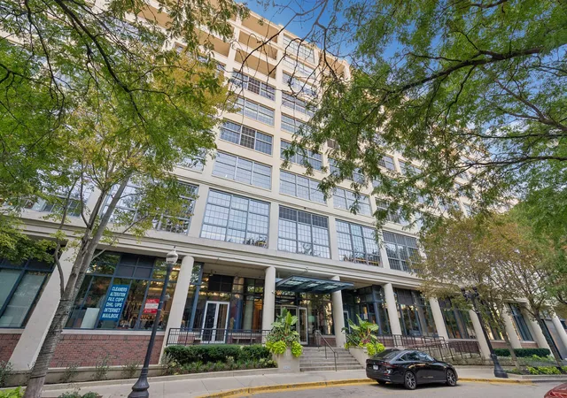 900-n-kingsbury-st-717-chicago-il-60610/hzid_dc77924a