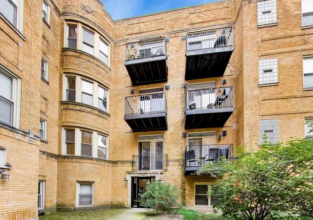 1639-w-farwell-ave-2-chicago-il-60626/hzid_e52e2d2f