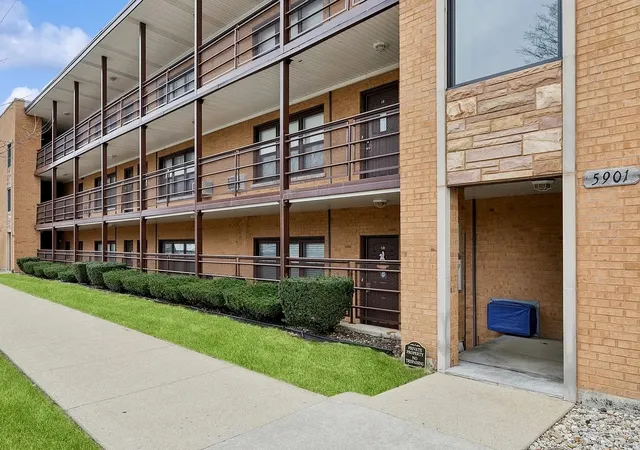 5901-n-naper-ave-1c-chicago-il-60631/hzid_170a38a6