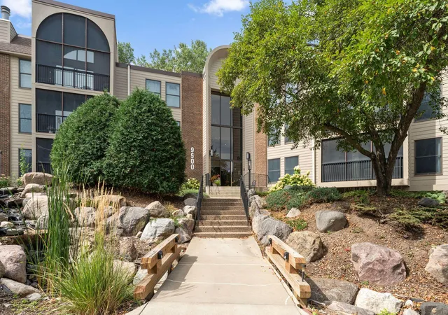 9500-collegeview-rd-206-minneapolis-mn-55437/hzid_4f2541ff