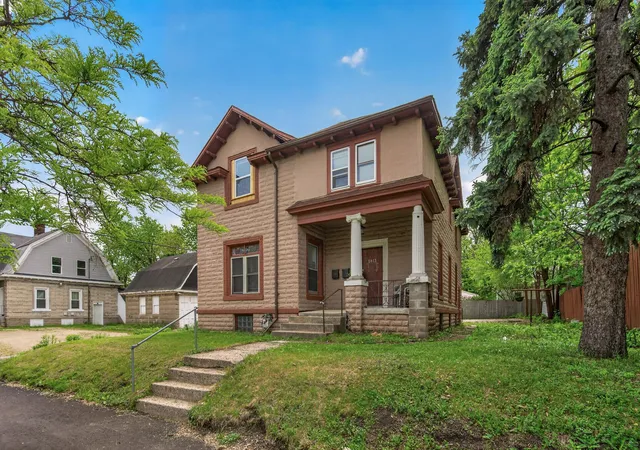 1811-e-28th-street-minneapolis-mn-55407/hzid_570080e4
