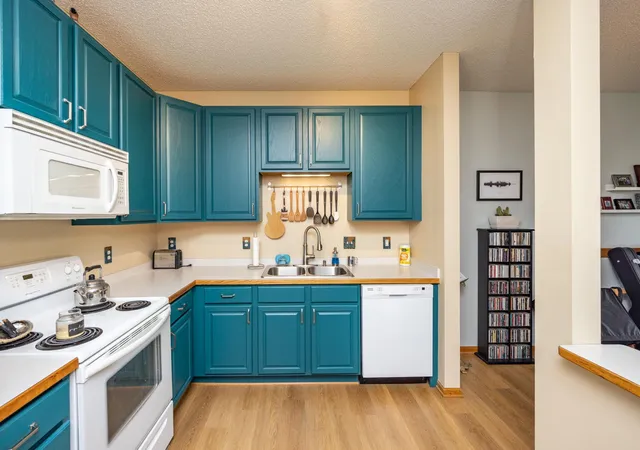 4824-e-53rd-street-503-minneapolis-mn-55417/hzid_2bc4abe3
