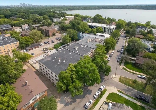2700-w-44th-street-212-minneapolis-mn-55410/hzid_ed4d0f8e