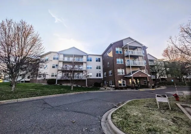 2231-penn-pl-213-saint-paul-mn-55109/hzid_6d3a02ba