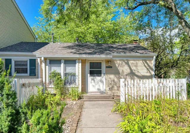 4954-grenwich-trl-n-saint-paul-mn-55128/hzid_aab2ea90