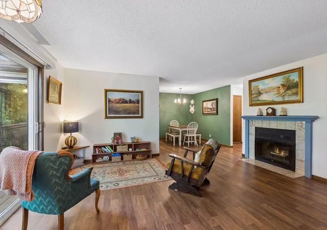 973-greenhaven-dr-saint-paul-mn-55127/hzid_f8c6a47b