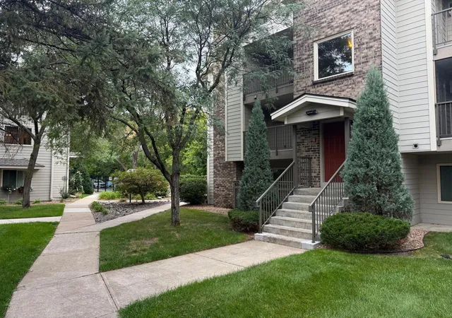 2120-ridge-dr-31-minneapolis-mn-55416/hzid_41ed45fc