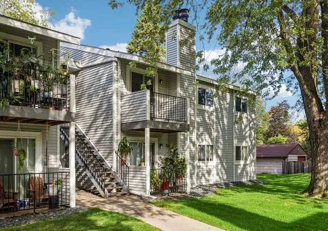 1728-pleasant-st-e-saint-paul-mn-55113/hzid_0d3660f9