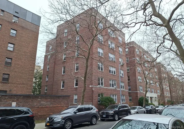 35-21-79th-street-4e-jackson-heights-ny-11372/hzid_55d6c2e8