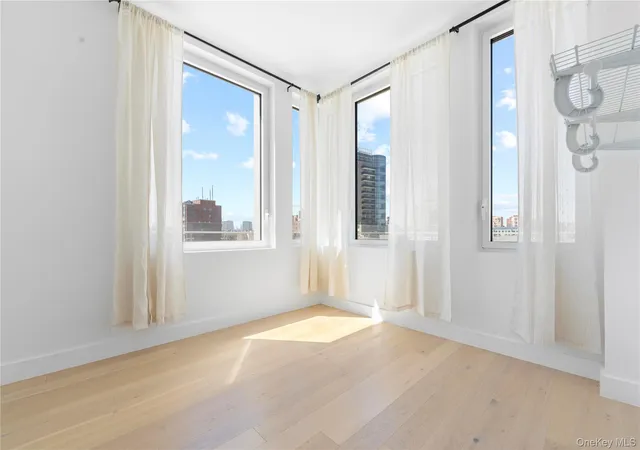 136-18-maple-ave-5f-new-york-ny-11355/hzid_50067d3f