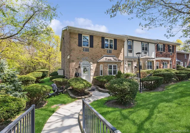 18-glen-holw-dr-f1-holtsville-ny-11742/hzid_feea0f1e