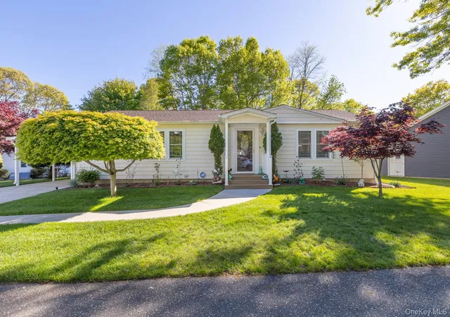 1407-middle-rd-83-calverton-ny-11933/hzid_0511b1fb