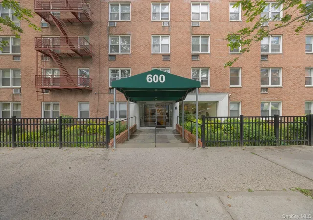 600-locust-st-5k-mount-vernon-ny-10552/hzid_69e23db1