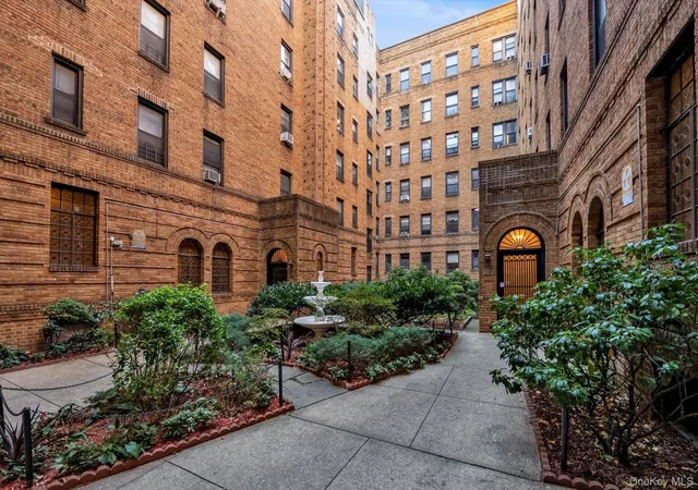 83-44-lefferts-blvd-6c-kew-gardens-ny-11415/hzid_015697e3