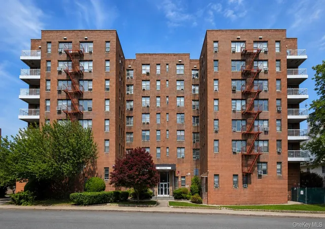 11-bronx-river-rd-1m-yonkers-ny-10704/hzid_89427698