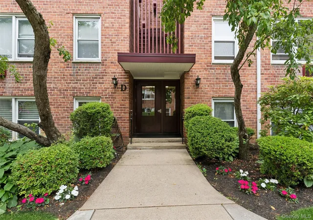 61-maine-ave-d12-rockville-centre-ny-11570/hzid_abe80972