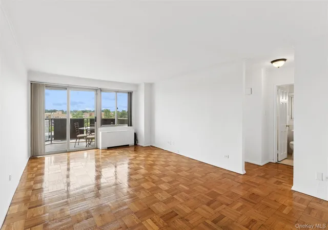 1815-215th-street-6c-bayside-ny-11360/hzid_0eacf998