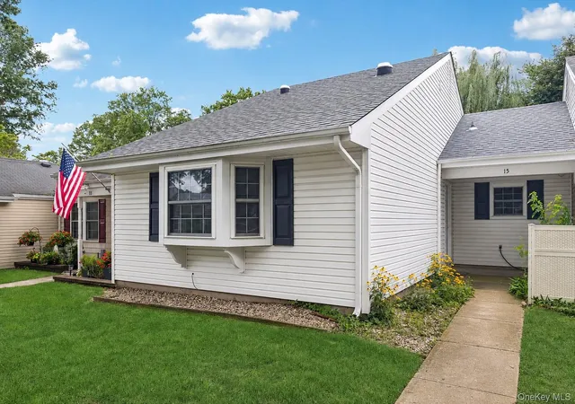 15-forge-ln-brookhaven-ny-11727/hzid_44d93232