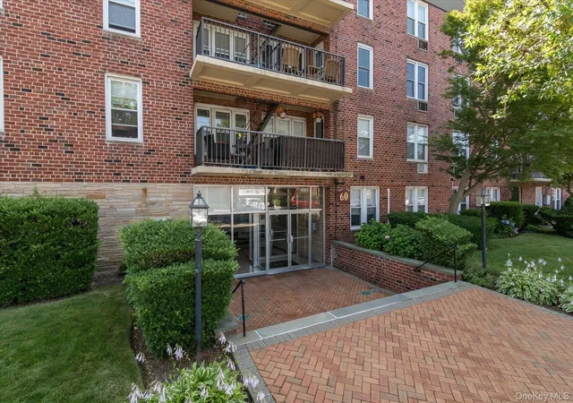 60-hempstead-ave-2c-lynbrook-ny-11563/hzid_3a780cb0