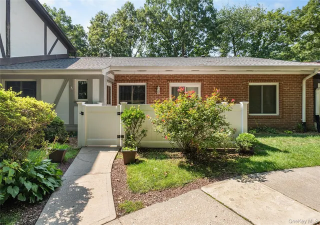 26-birchwood-rd-brookhaven-ny-11763/hzid_1913b364