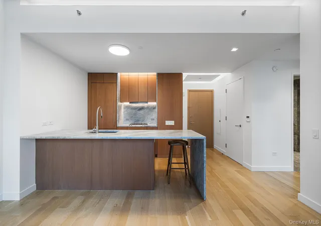 611-w-56th-street-6f-new-york-ny-10019/hzid_8e3321e1