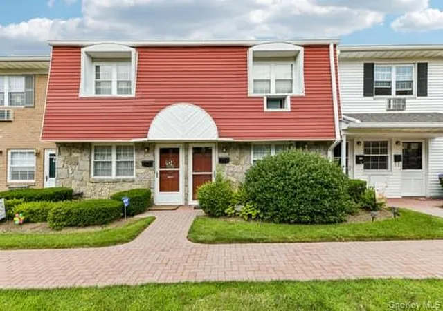 15-springwood-dr-babylon-ny-11703/hzid_91ad8d94