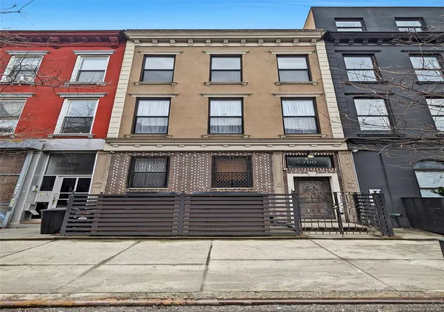 700-dekalb-ave-new-york-ny-11216/hzid_d1bd1ab5