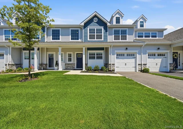 72-farm-acre-cir-brookhaven-ny-11766/hzid_704725f8