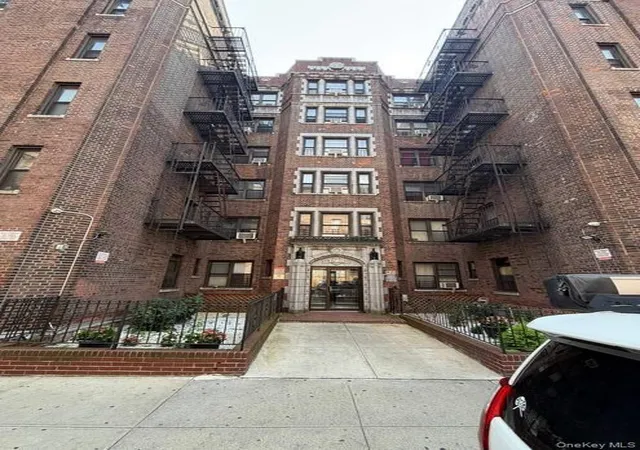 42-02-layton-st-106-new-york-ny-11373/hzid_f636d551