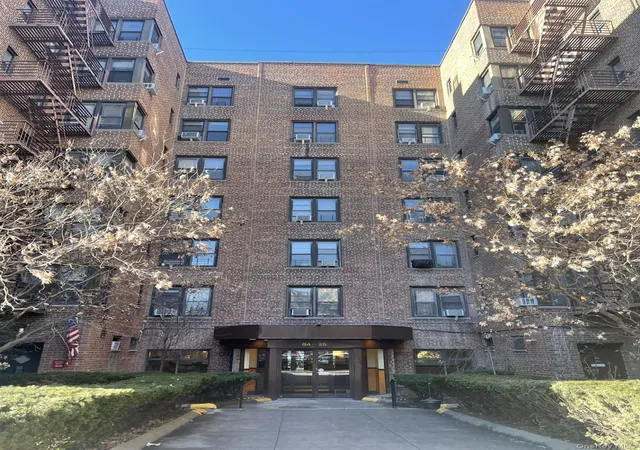 8425-elmhurst-ave-2s-new-york-ny-11373/hzid_5e77ca95