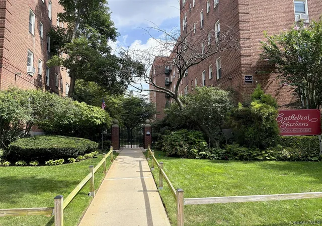 30-catheral-ave-4a-hempstead-ny-11550/hzid_3d5ccfff