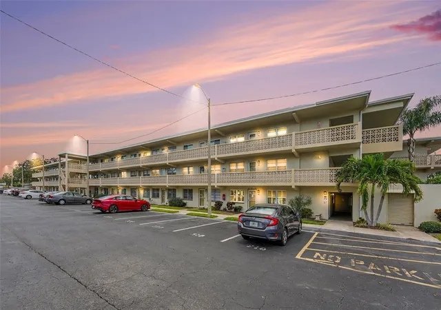 951-79th-avenue-n-322-saint-petersburg-fl-33702/hzid_744d41d8