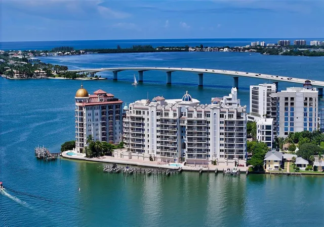 464-golden-gate-point-702-sarasota-fl-34236/hzid_db37aa45
