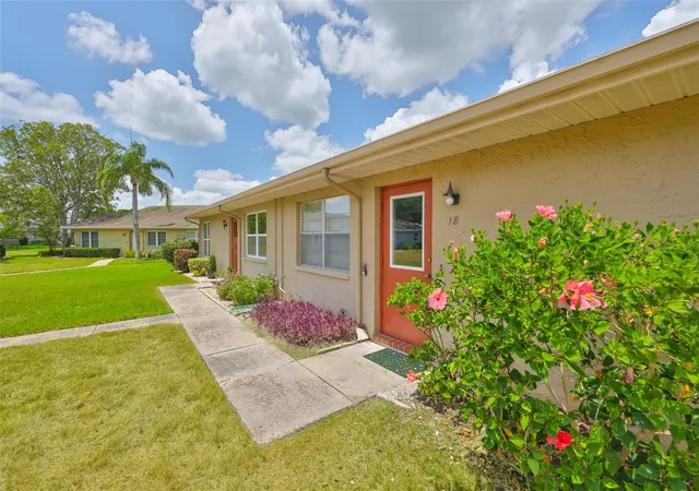 1904-canterbury-ln-18-sun-city-center-fl-33573/hzid_8be00dec