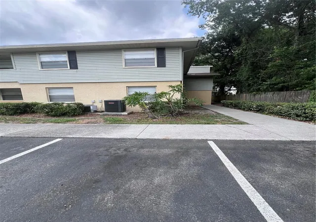 226-thorn-tree-pl-226-brandon-fl-33510/hzid_8780b151