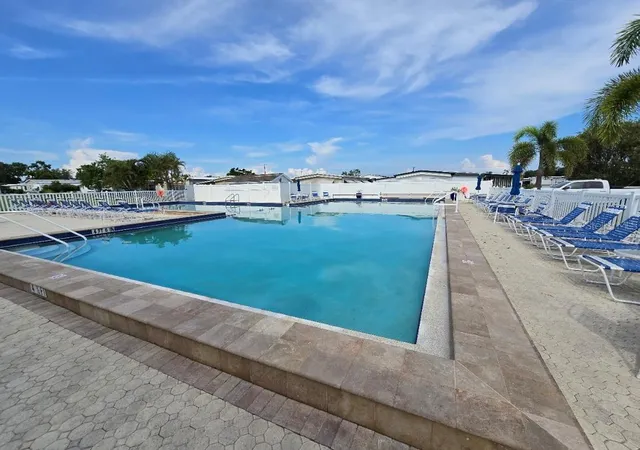5316-53rd-ave-e-q116-bradenton-fl-34203/hzid_d0c40371