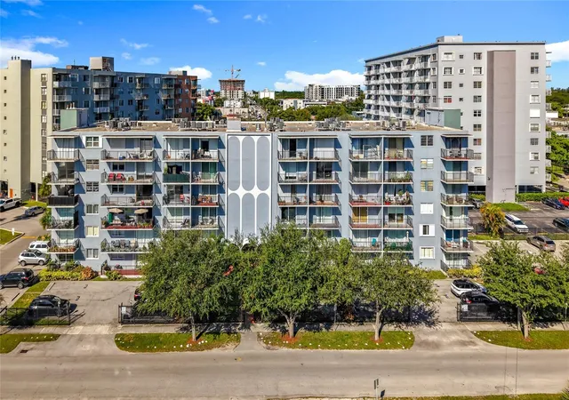 12500-ne-15th-ave-105-south-miami-fl-33161/hzid_eafe0010