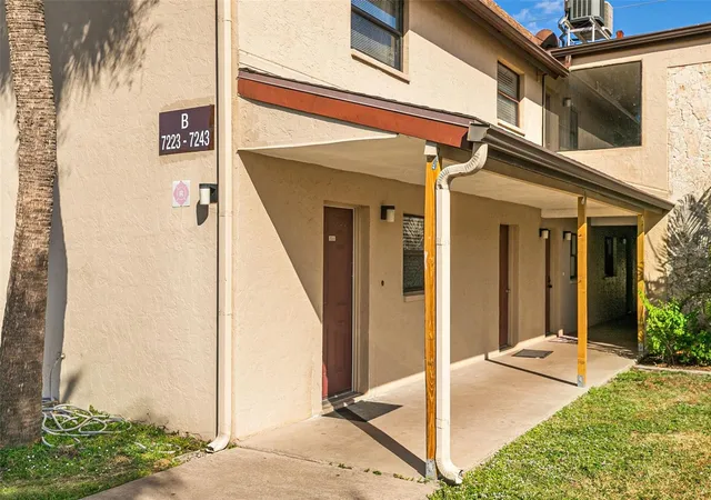7223-cloister-dr-111-sarasota-fl-34231/hzid_97692fe6