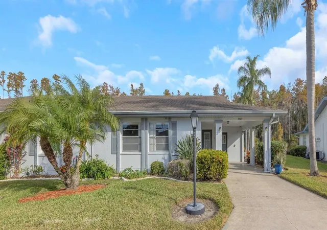 2024-heathfield-cir-155-sun-city-center-fl-33573/hzid_377cd92b