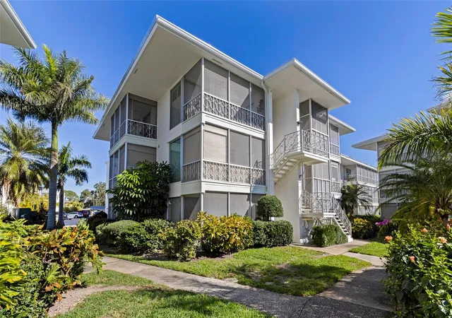 1036-n-shore-dr-ne-1-saint-petersburg-fl-33701/hzid_253abdc6