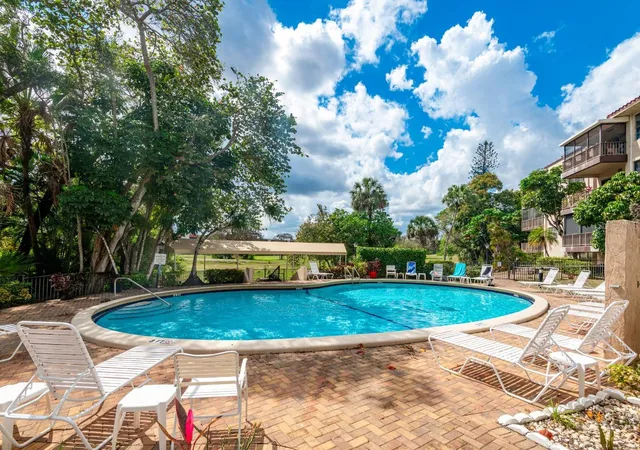 5961-n-falls-circle-dr-411-lauderhill-fl-33319/hzid_ecfe6db4