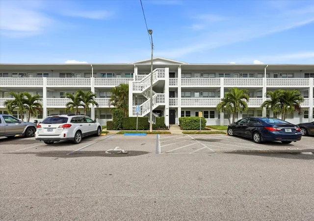1001-77th-avenue-n-307-saint-petersburg-fl-33702/hzid_1b5b7a74
