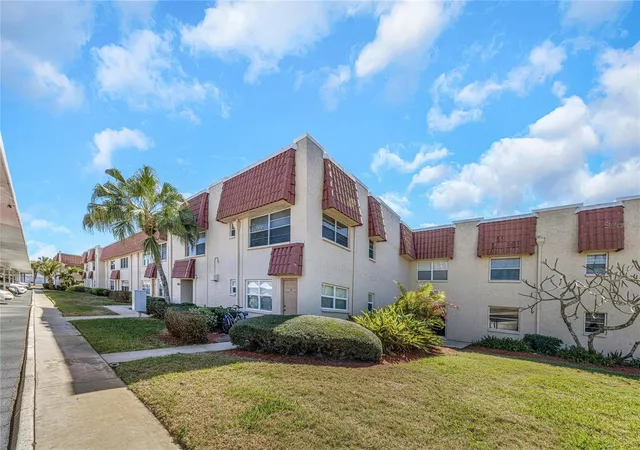 10032-65th-ave-n-9-st-petersburg-fl-33708/hzid_275cbd99