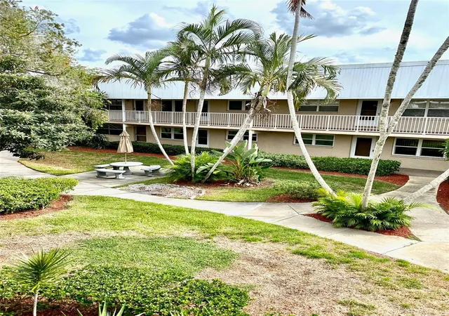10032-65th-ave-n-17-saint-petersburg-fl-33708/hzid_35ffcf38